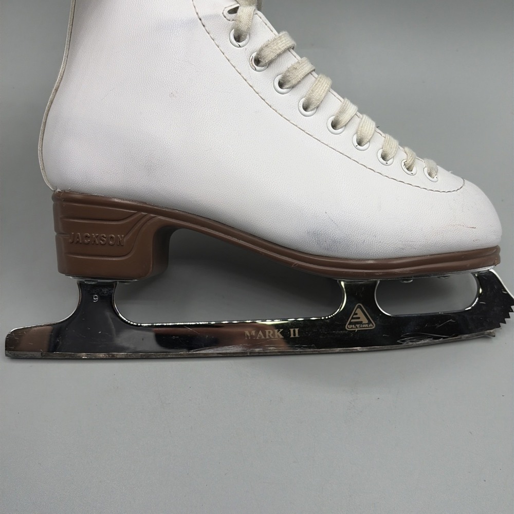 Jackson Ultima Excel figure ice skates youth 4.5 C with Mark II Blade and covers - Picture 11 of 16
